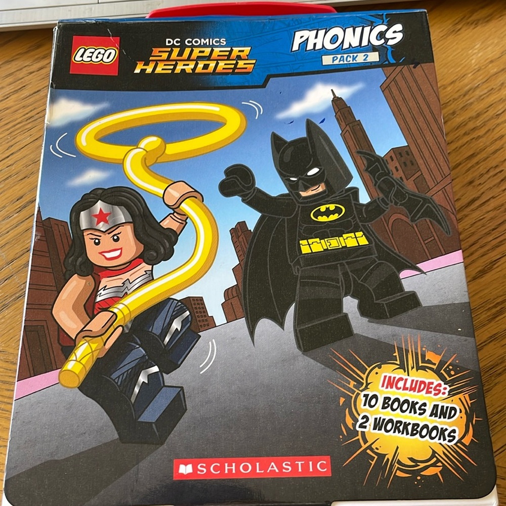 LEGO DC Comics Super Heroes Phonics Pack 2 by Scholastic